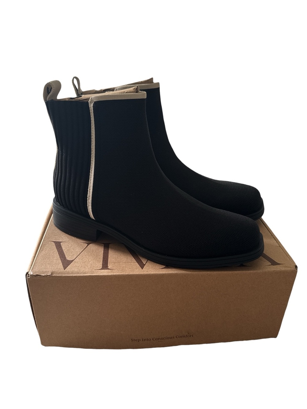 Vivaia Celina Square Toe Ankle Chelsea Boots Water RPT Comfort Black 7.5 NEW